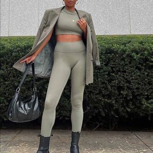 Adanola Ultimate Leggings in Olive Green